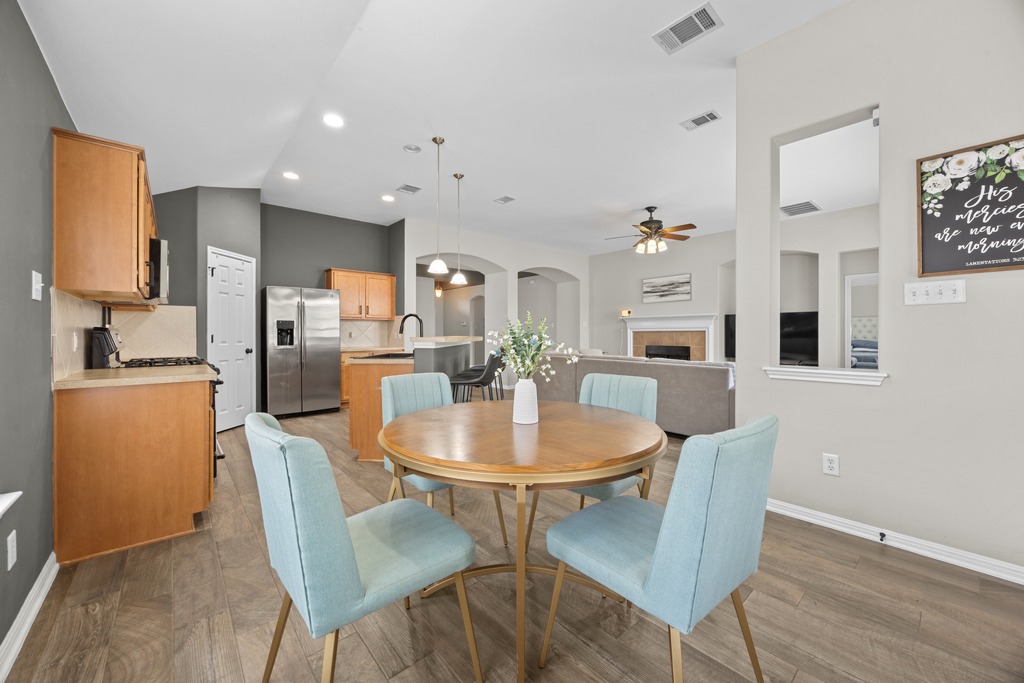 Leander realtor, TX Lakeline Ranch, 